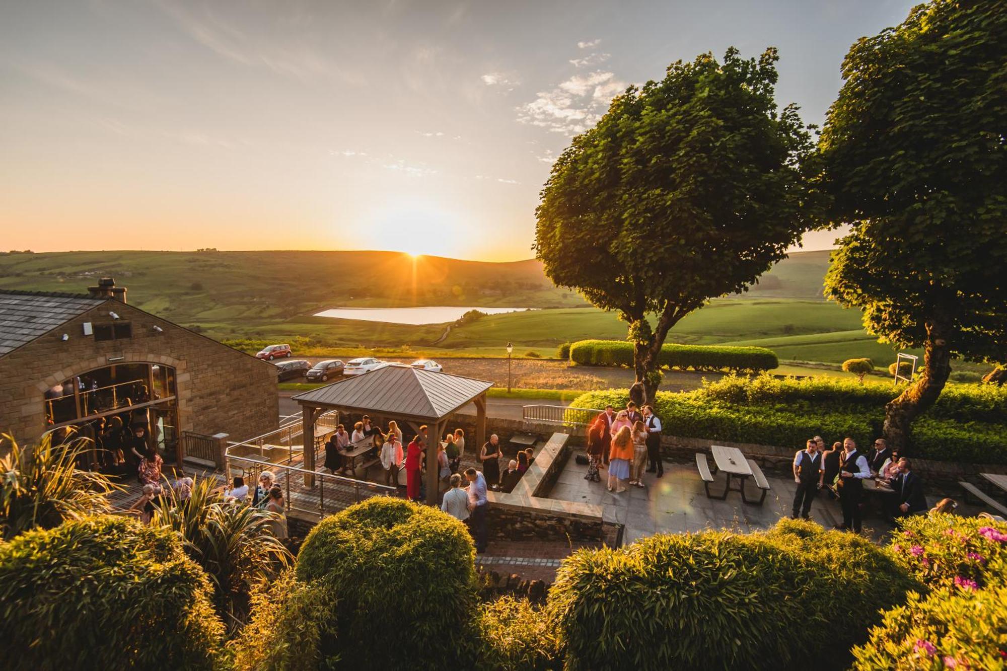 The Saddleworth Hotel Diggle Exterior foto